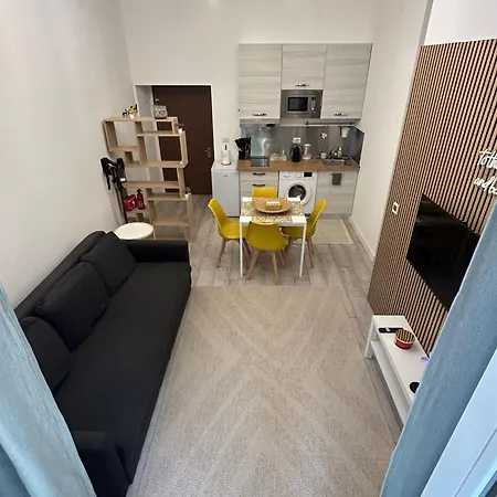 Leonidas House 2 * Rom