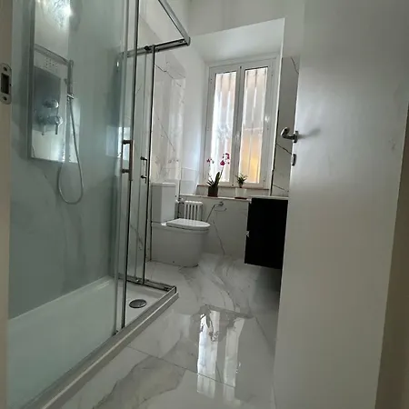 Leonidas House 2
